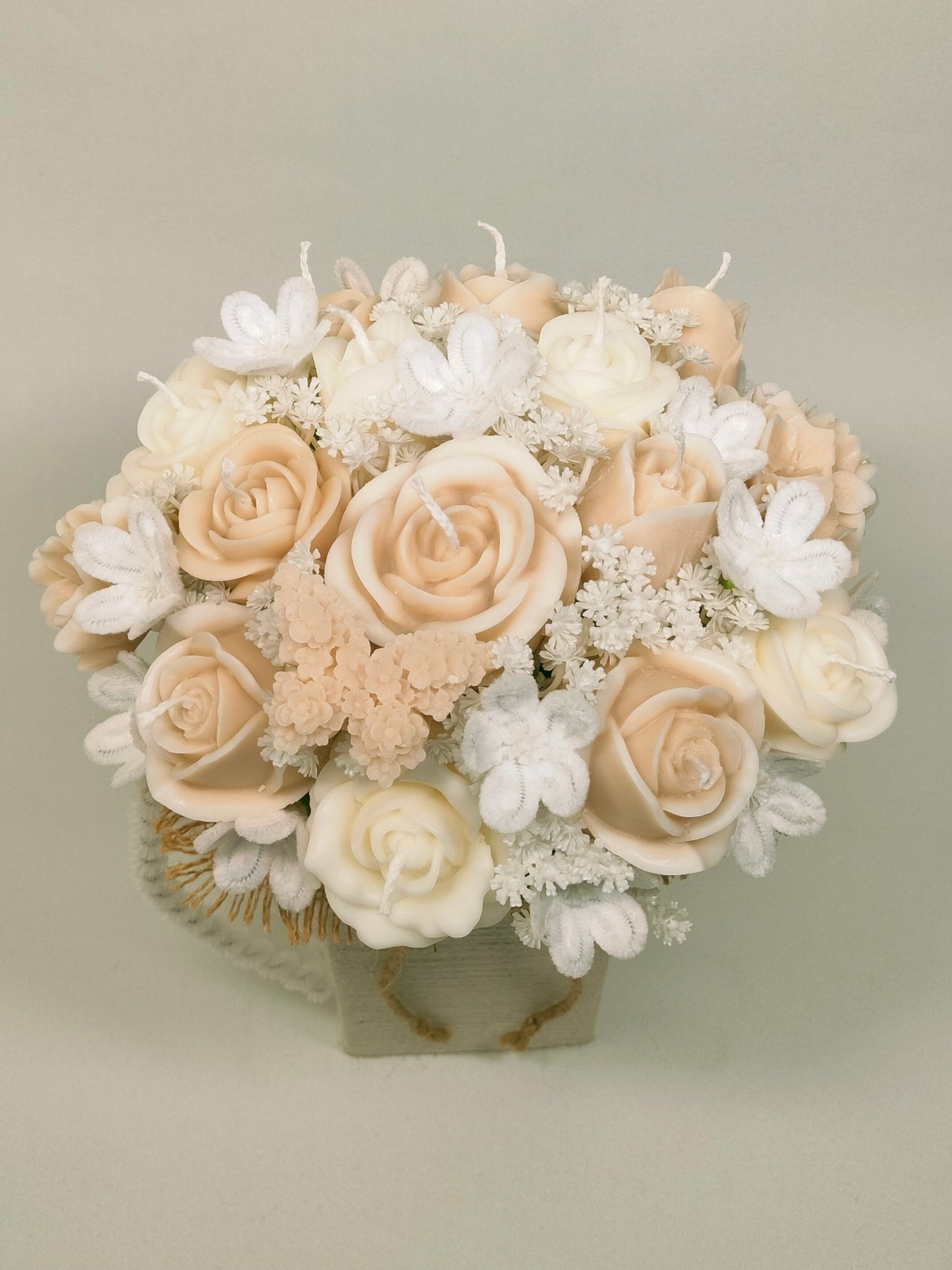 Vase med sojalysblomster