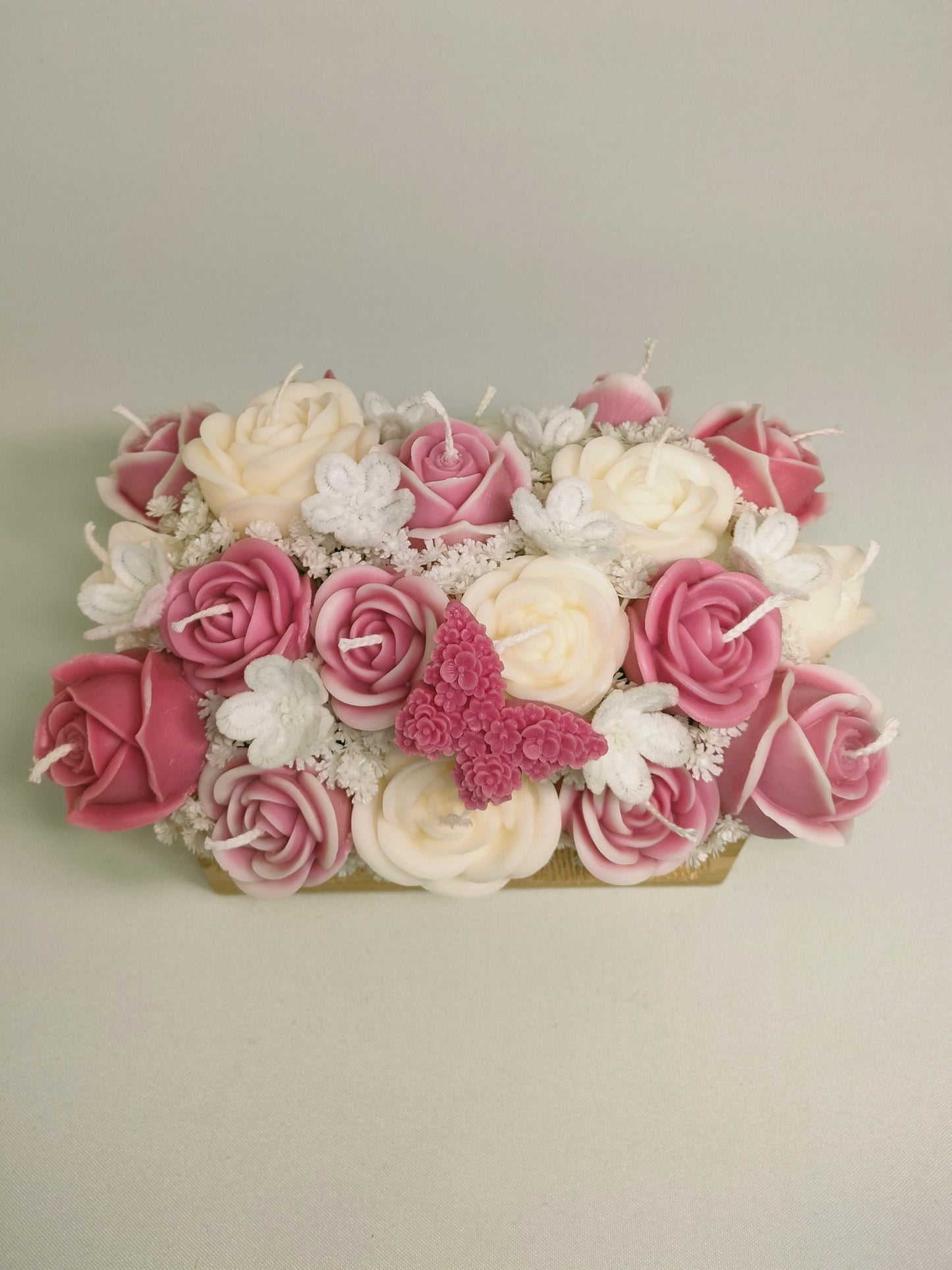 Firkantet kurv med blomster