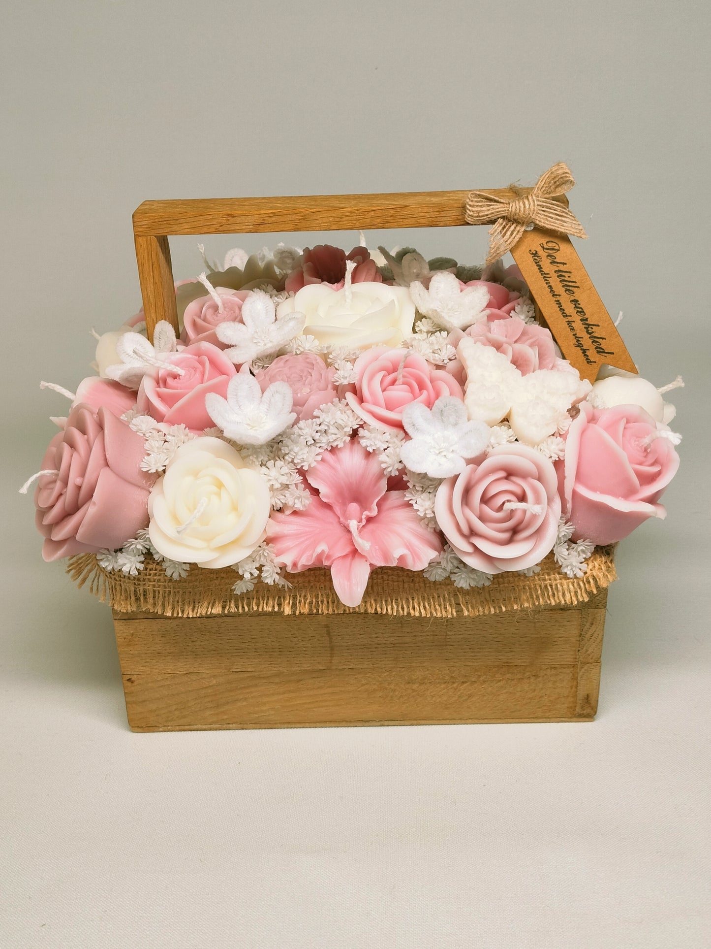 Trækurv med blomster